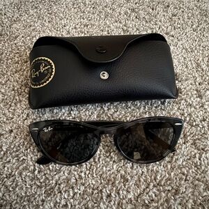 Ray-Ban Black Cat-Eye Sunglasses with Black Case
